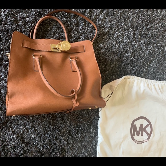 Michael Kors purse - Picture 1 of 6
